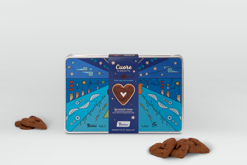 Cuore di biscotto con cacao e gocce di cioccolato